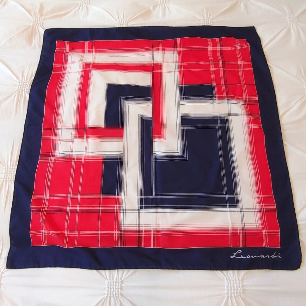 Leonardi vintage geometric printed square scarf.
